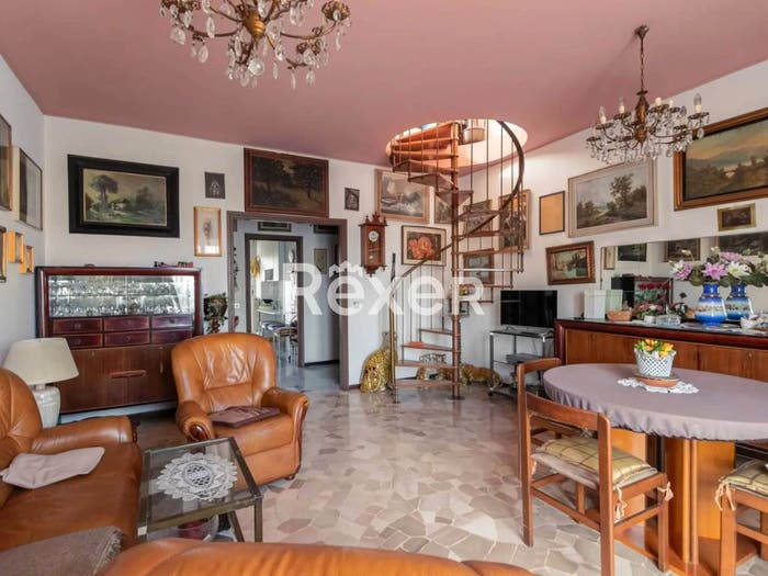 Appartamento trilocale in vendita in Via Carlo Boncompagni, Corvetto, Milano