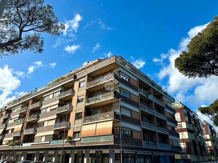 Appartamento quadrilocale in vendita in Via Mare Glaciale Artico, Ostia Levante, Roma