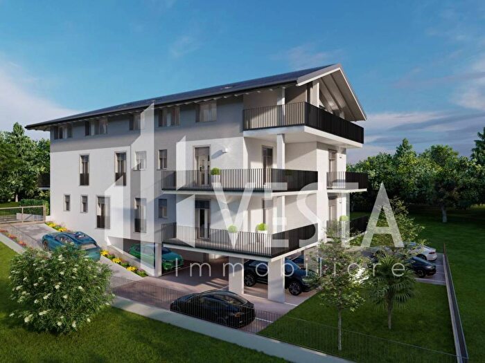 Appartamento trilocale in vendita in Via Cerri, Centro, Merate