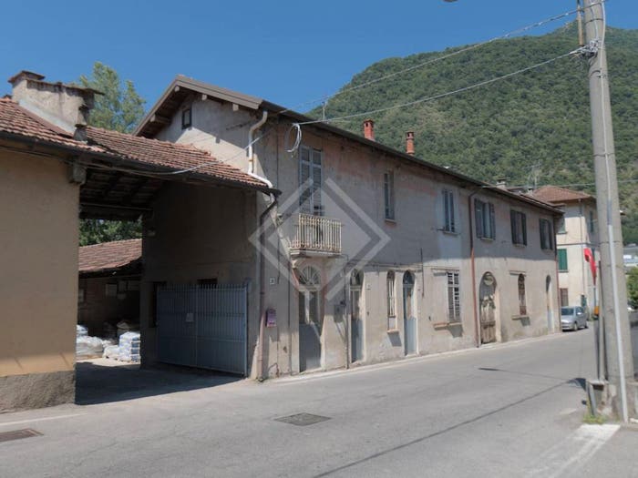 Casa in vendita in Laveno, LavenoMombello