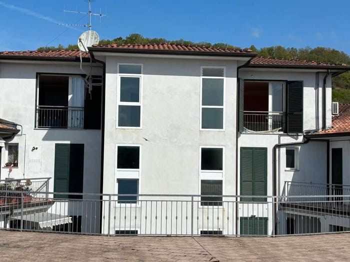 Appartamento trilocale in vendita in Via Filippo Guerrieri, Monti, Licciana Nardi