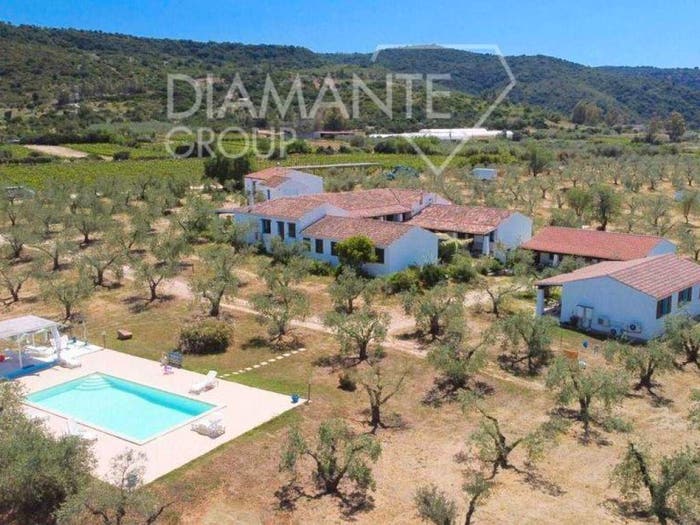 Casa con 6 locali in vendita in Galtellì