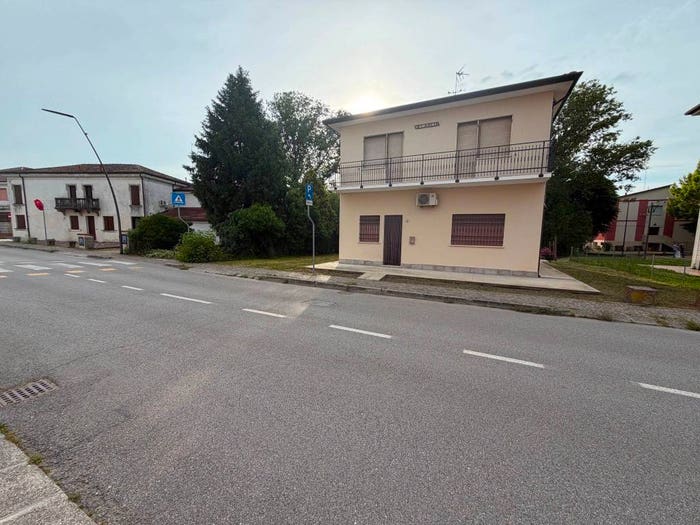 Casa con 6 locali in vendita in Centro, Canaro
