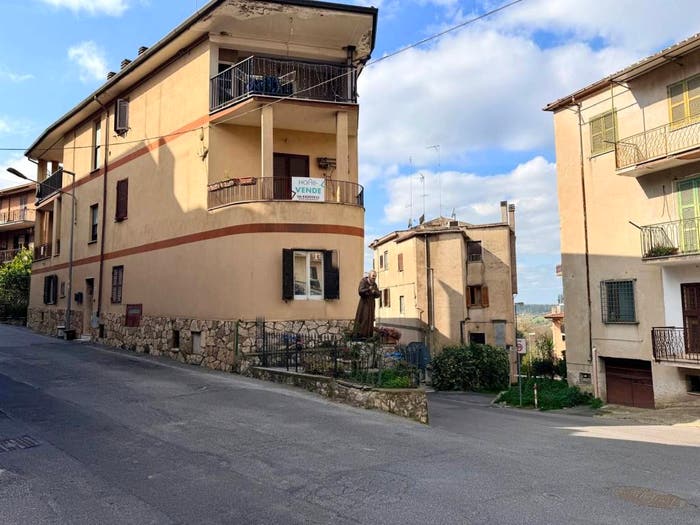 Appartamento trilocale in vendita in Via Alcide De Gasperi, Castel Chiodato, Mentana