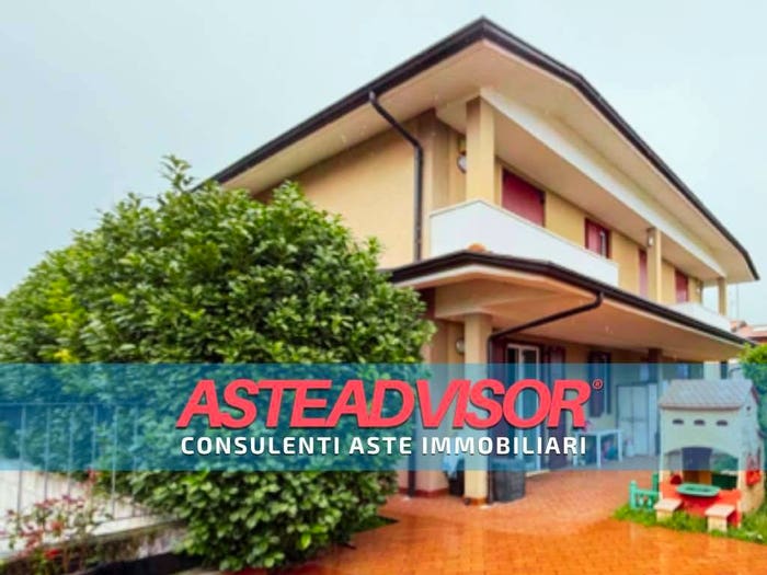 Casa con 6 locali in vendita in Frazione San Martino della Battaglia Via Francia, San Martino della Battaglia, Desenzano del Garda