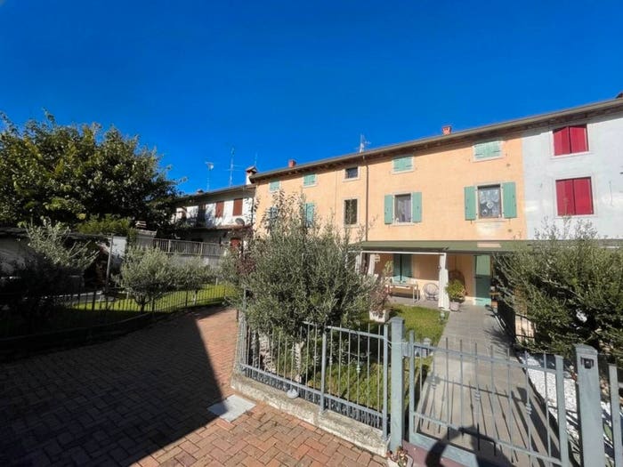 Appartamento trilocale in vendita in Centro, Valeggio sul Mincio