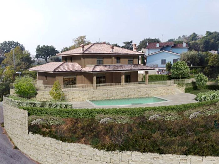 Casa con 6 locali in vendita in Saltara, Colli al Metauro