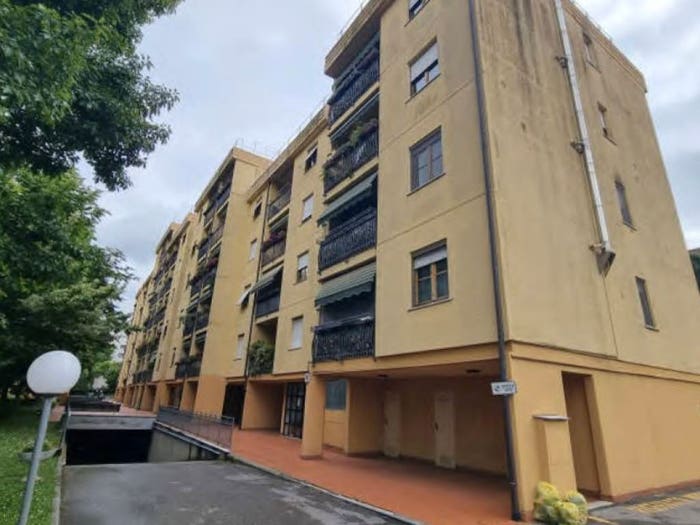 Appartamento con 6 locali in vendita in Via Sant'Andrea a Tontoli, Mezzana, Prato