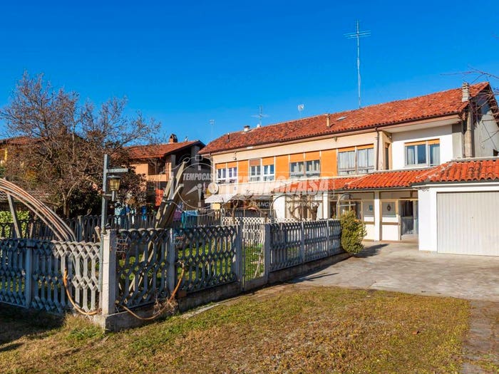 Casa con 6 locali in vendita in Via Roma, Centro, Salmour