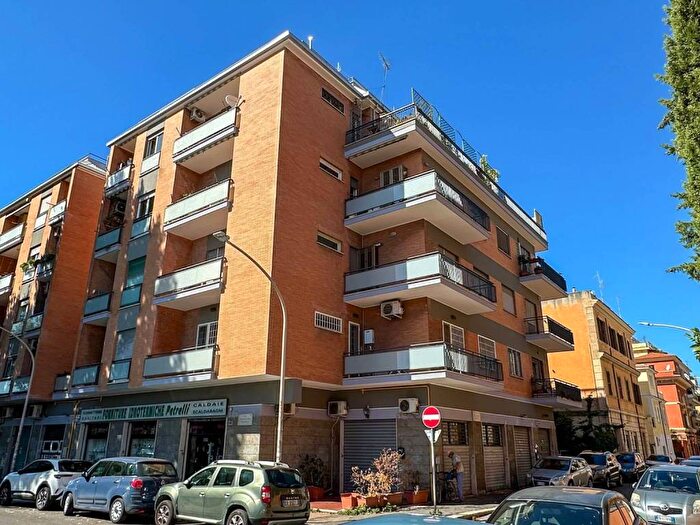Appartamento quadrilocale in vendita in Via Gaetano Rappini, Portuense, Roma