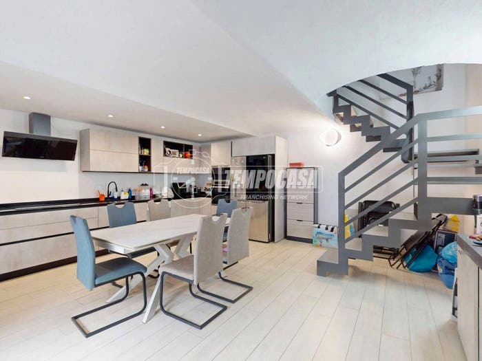 Casa con 5 locali in vendita in Via Tenivelli, Aje, Moncalieri
