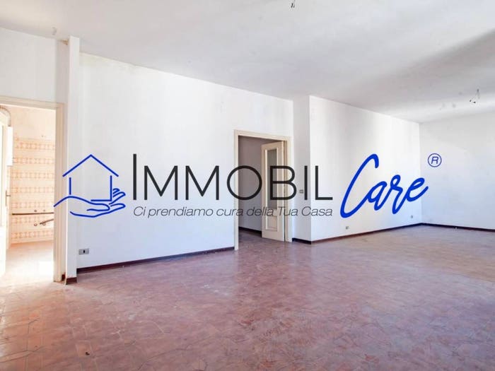 Appartamento con 5 locali in vendita in Via Sant'Omobono, Via Grande Piazza della Repubblica, Livorno