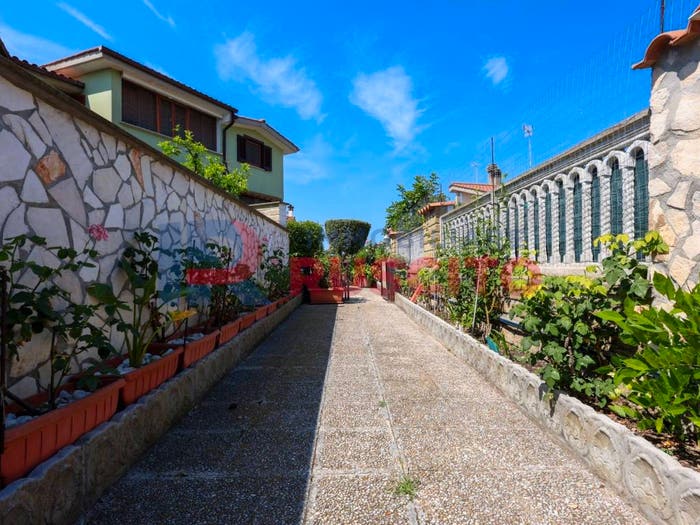 Casa con 6 locali in vendita in Viale Alabama, Miami, Ladispoli