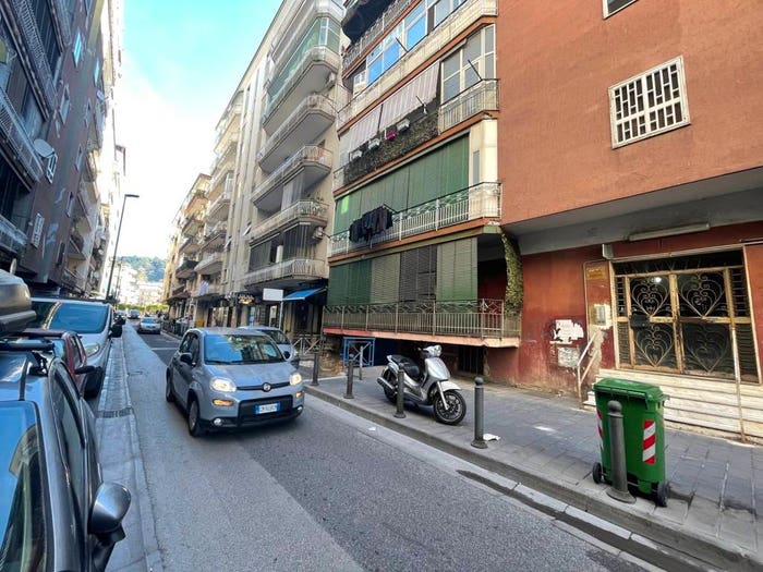 Appartamento trilocale in vendita in Via Empedocle, Pianura, Napoli