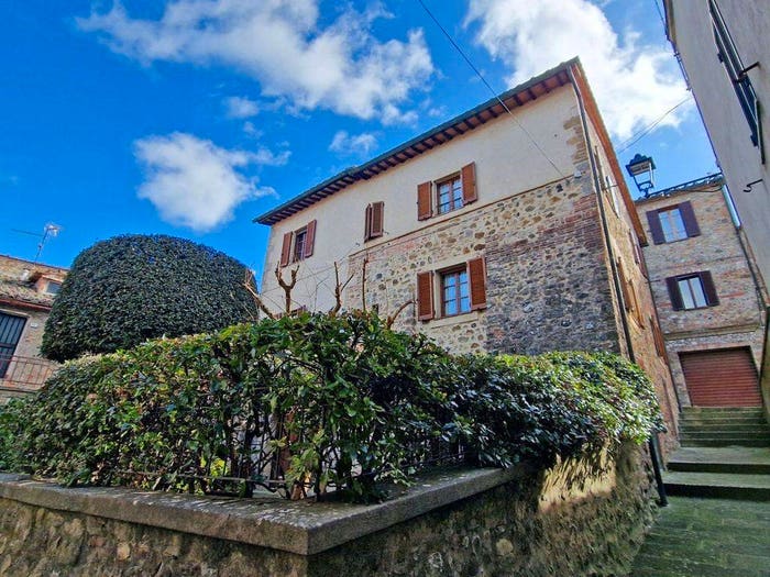 Casa quadrilocale in vendita in via della Fonte, Centro, Radicofani