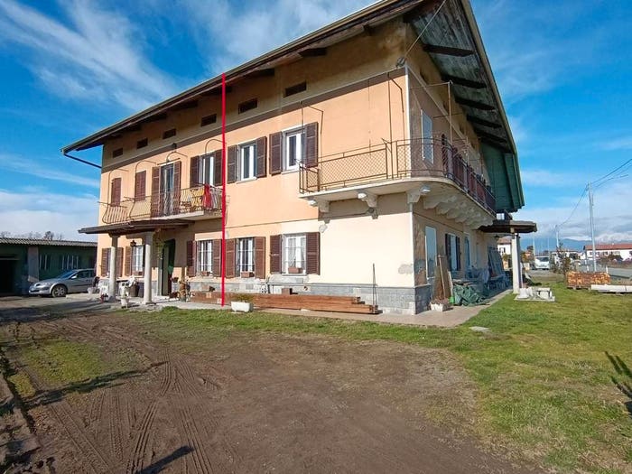Casa con 5 locali in vendita in Via Battiana, Lessona