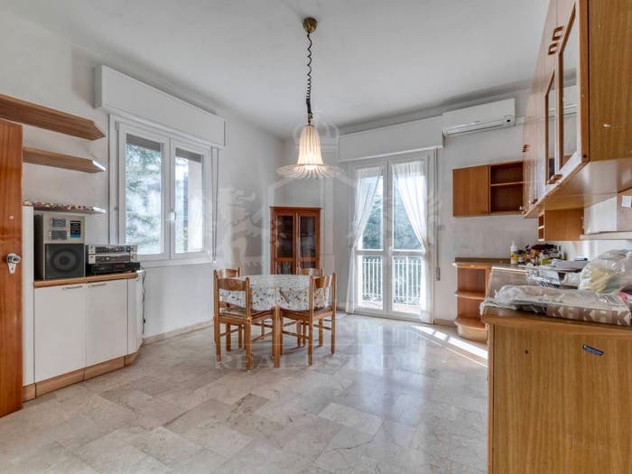 Appartamento quadrilocale in vendita in Viale Vittorio Veneto, Centro Storico, Imola