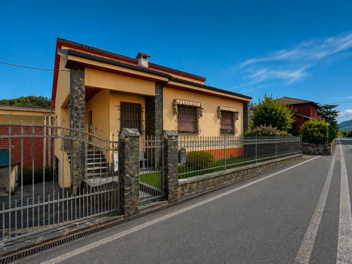 Casa quadrilocale in vendita in Via Vittorio Veneto, Ponti