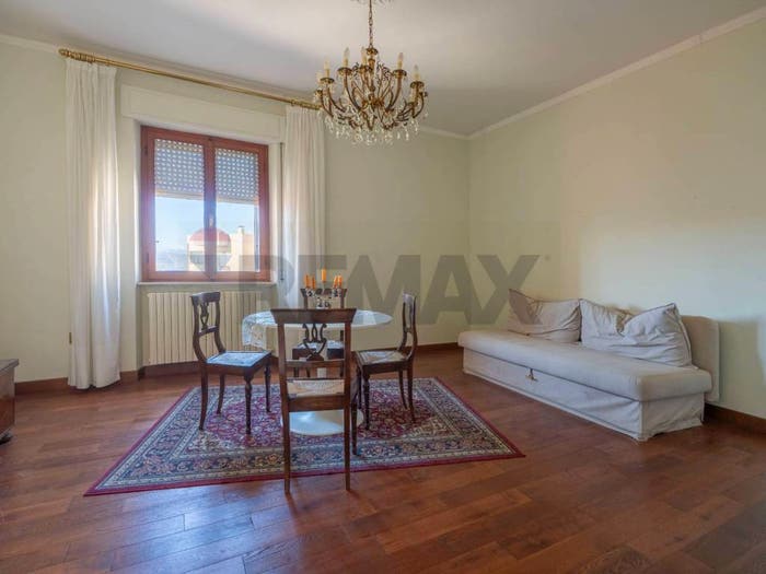Appartamento quadrilocale in vendita in Via Umbria, Centro, Cupramontana