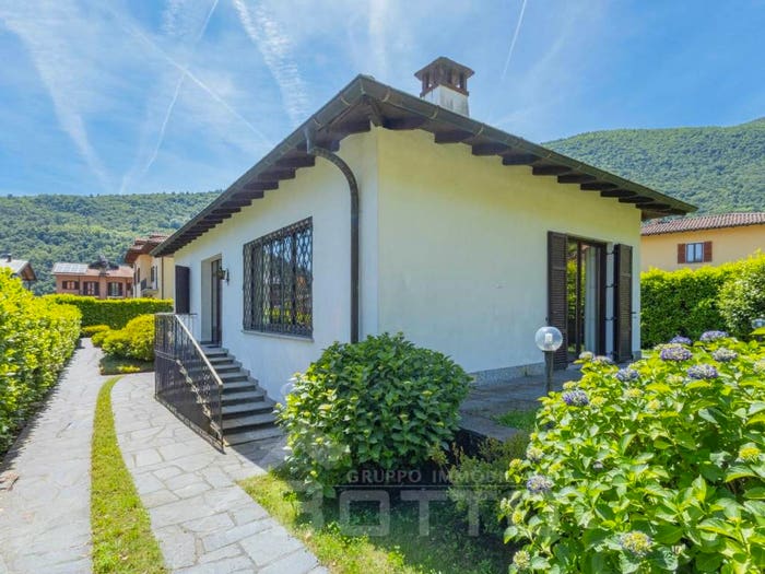 Casa quadrilocale in vendita in Via alla Piana, Centro, Cannobio