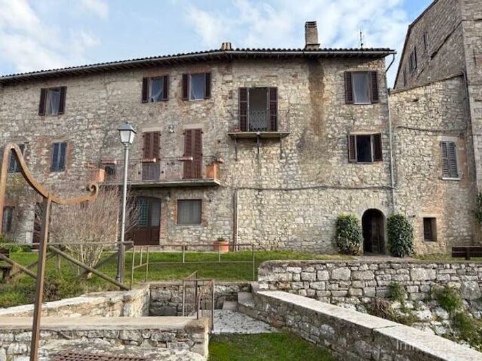 Appartamento con 6 locali in vendita in Centro, Monte Castello di Vibio