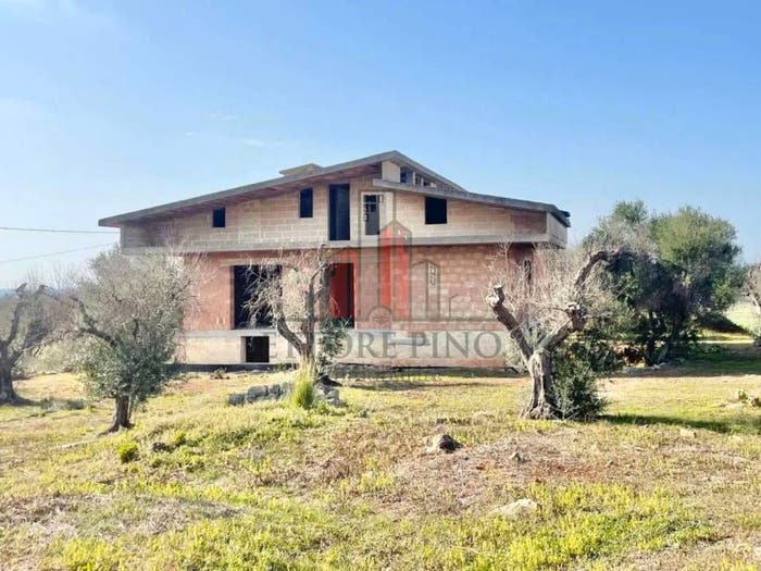 Casa con 6 locali in vendita in Casarano