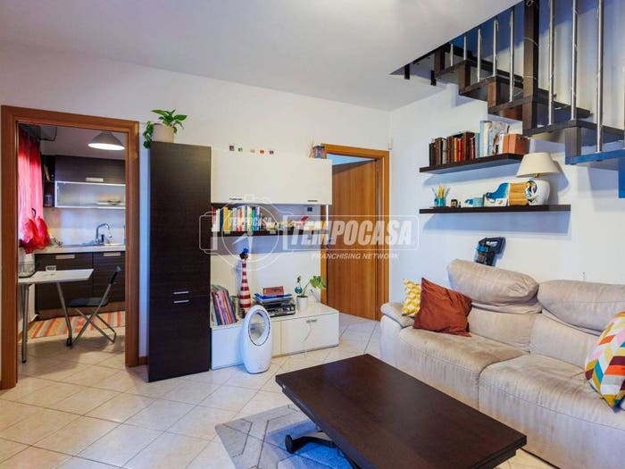 Appartamento trilocale in vendita in Via Madrid, San Lazzaro, Parma