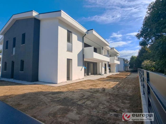 Appartamento quadrilocale in vendita in Via Revoloni, Centro, Monticello Conte Otto