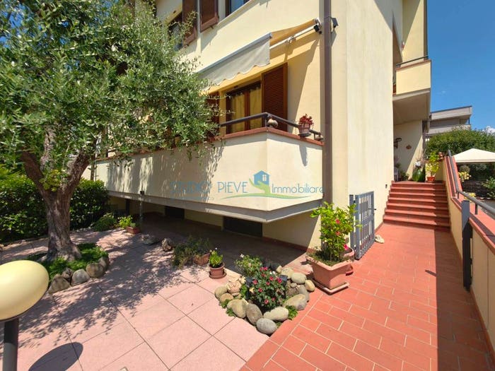 Casa con 5 locali in vendita in Via Fratelli Cervi, Margine Coperta Traversagna, Massa e Cozzile