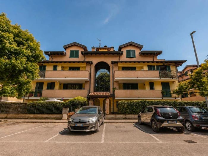 Appartamento trilocale in vendita in Via dei Caduti, Centro, Carpiano
