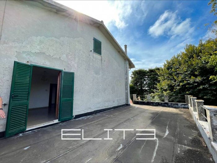 Casa con 6 locali in vendita in Montoro, Filottrano