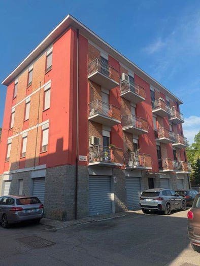 Appartamento quadrilocale in vendita in Via Ciro Bisi, Sant'Agnese Università, Modena