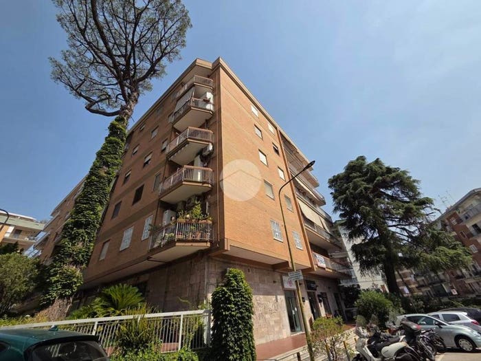 Appartamento con 5 locali in vendita in Via Eduardo Nicolardi, Colli Aminei Capodimonte, Napoli