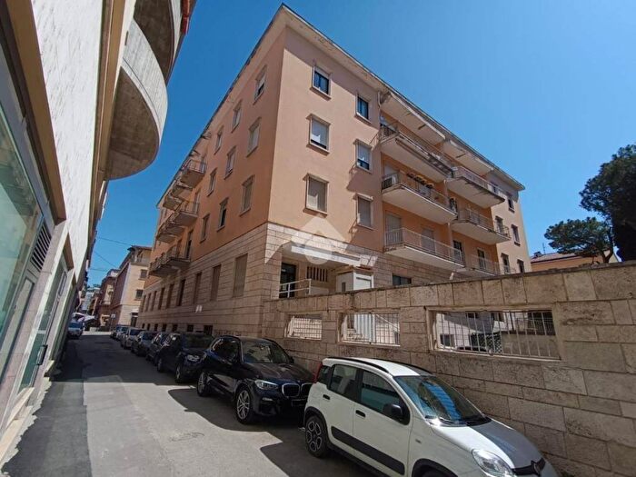 Appartamento trilocale in vendita in Via Scarselli, Centro, Teramo
