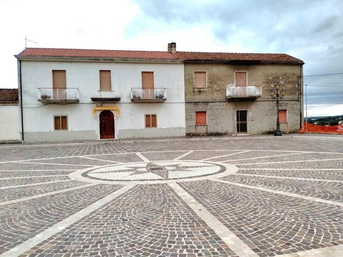 Appartamento con 6 locali in vendita in Piazza Giugno, Ponte
