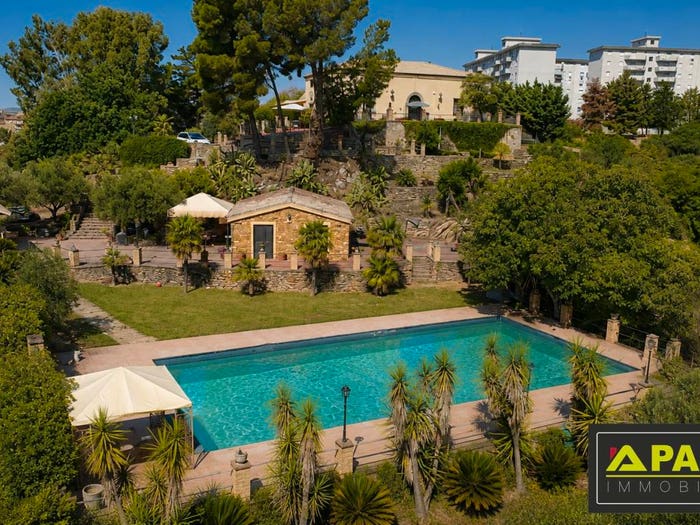 Casa con 6 locali in vendita in Via Carlo Alberto, Canicattì