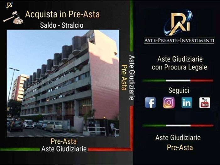 Appartamento trilocale in vendita in VIA VALENTINO MAZZOLA, Roma, Roma