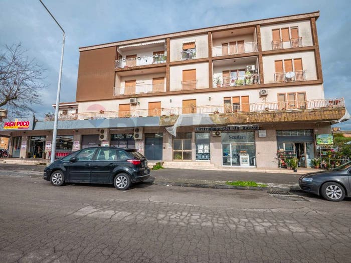 Appartamento con 6 locali in vendita in Viale Sicilia, Centro, Caltagirone