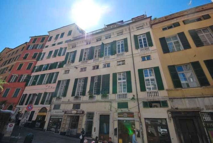 Appartamento trilocale in vendita in Via di Porta Soprana, Molo, Genova