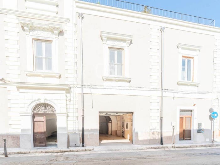 Appartamento quadrilocale in vendita in Via Lata, Centro Storico, Brindisi