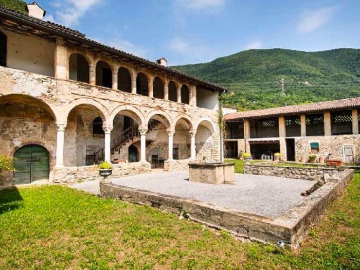 Casa con 6 locali in vendita in Borgo di Terzo