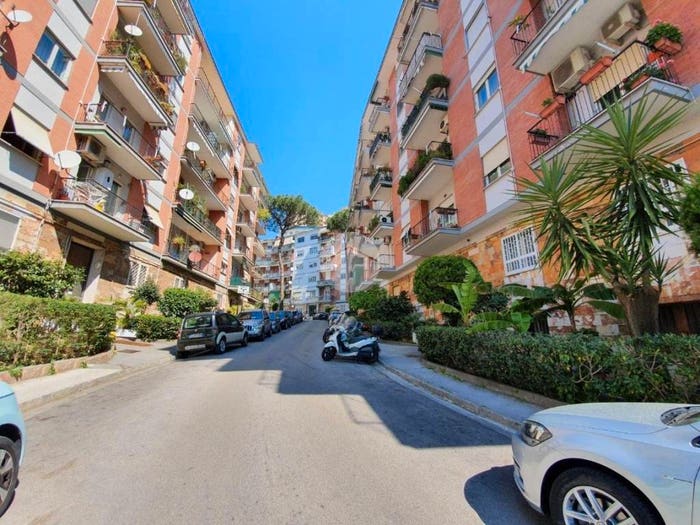 Appartamento bilocale in vendita in Via Michelangelo da Caravaggio, Fuorigrotta, Napoli