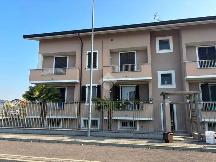 Casa trilocale in vendita in Via Giovanni Paolo II, Casorezzo