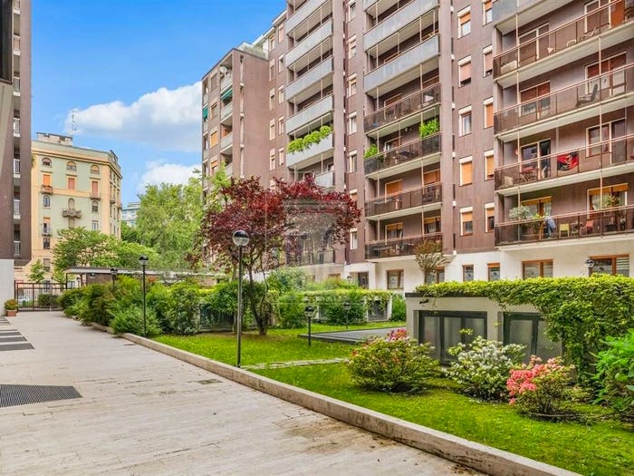 Appartamento con 6 locali in vendita in Via Foppa, Solari, Milano