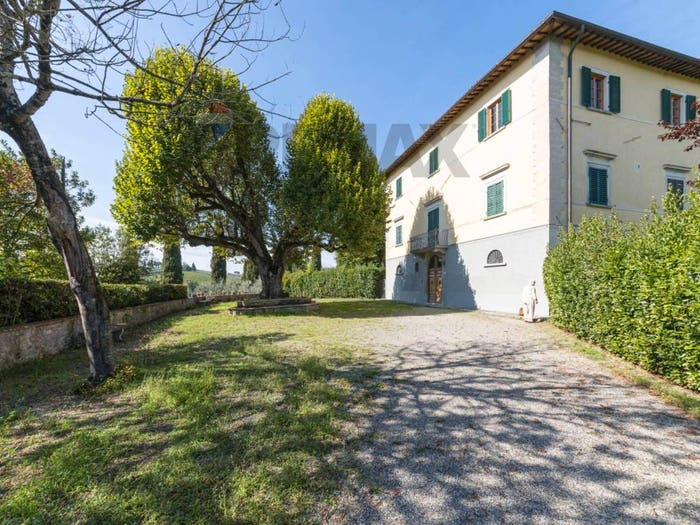 Appartamento con 6 locali in vendita in Impruneta