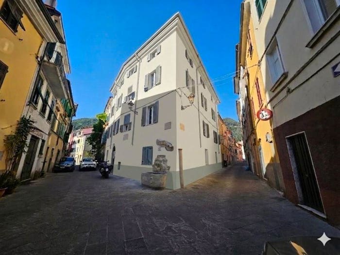 Appartamento quadrilocale in vendita in Centro, Massa