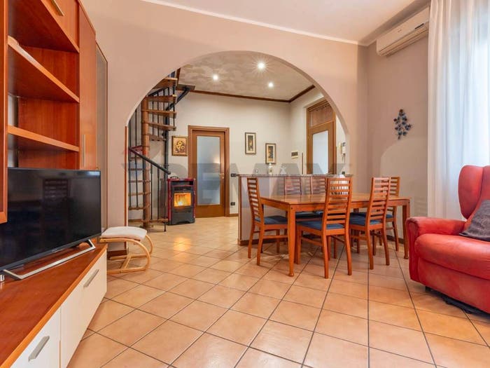 Casa trilocale in vendita in VIA DELLA LEPRE, Madonna Regina, Busto Arsizio