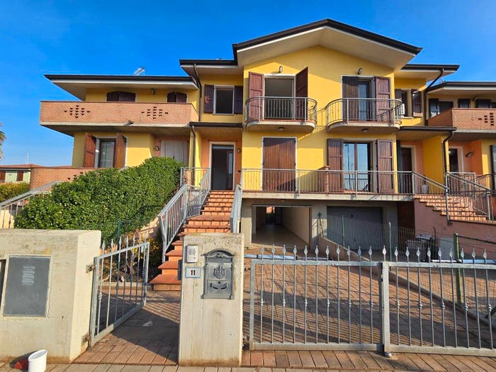 Casa con 5 locali in vendita in Via Giovannino Guareschi, Centro, Pomponesco