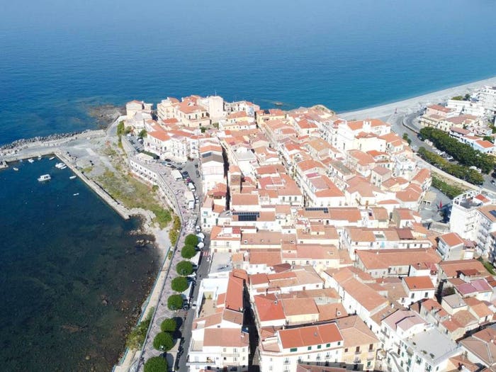 Casa con 6 locali in vendita in Via Giosuè Carducci, Centro, Diamante