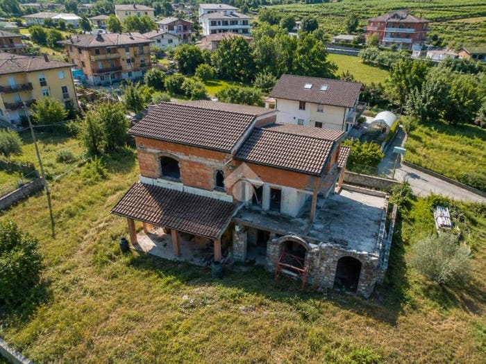 Casa con 6 locali in vendita in Via dei Lotti dell'Isola, Centro, Traona